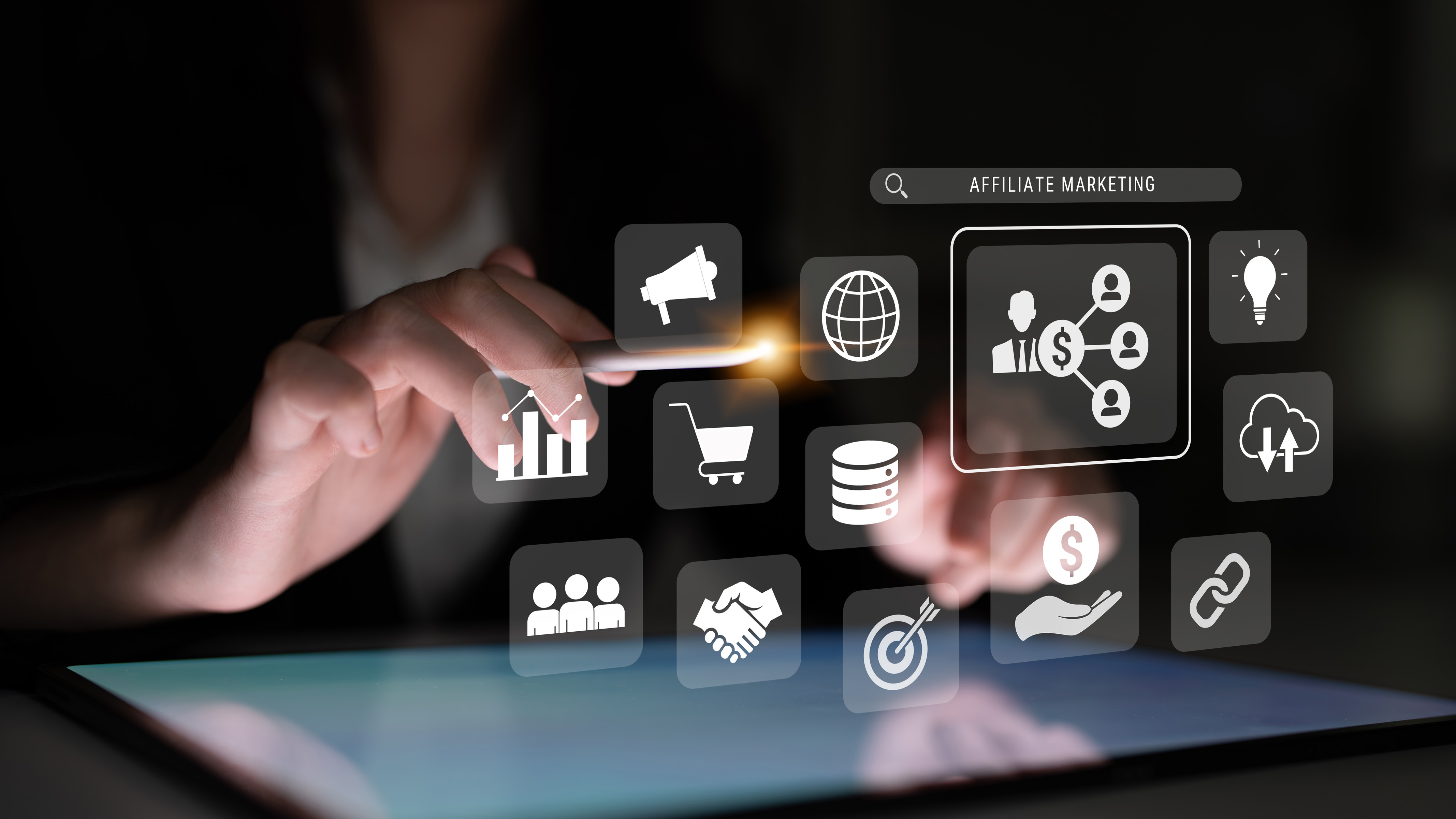 Interaktive Symbole auf Tablet für modernes Affiliate-Marketing, Fokus auf digitale Netzwerke und Verkaufskanäle.