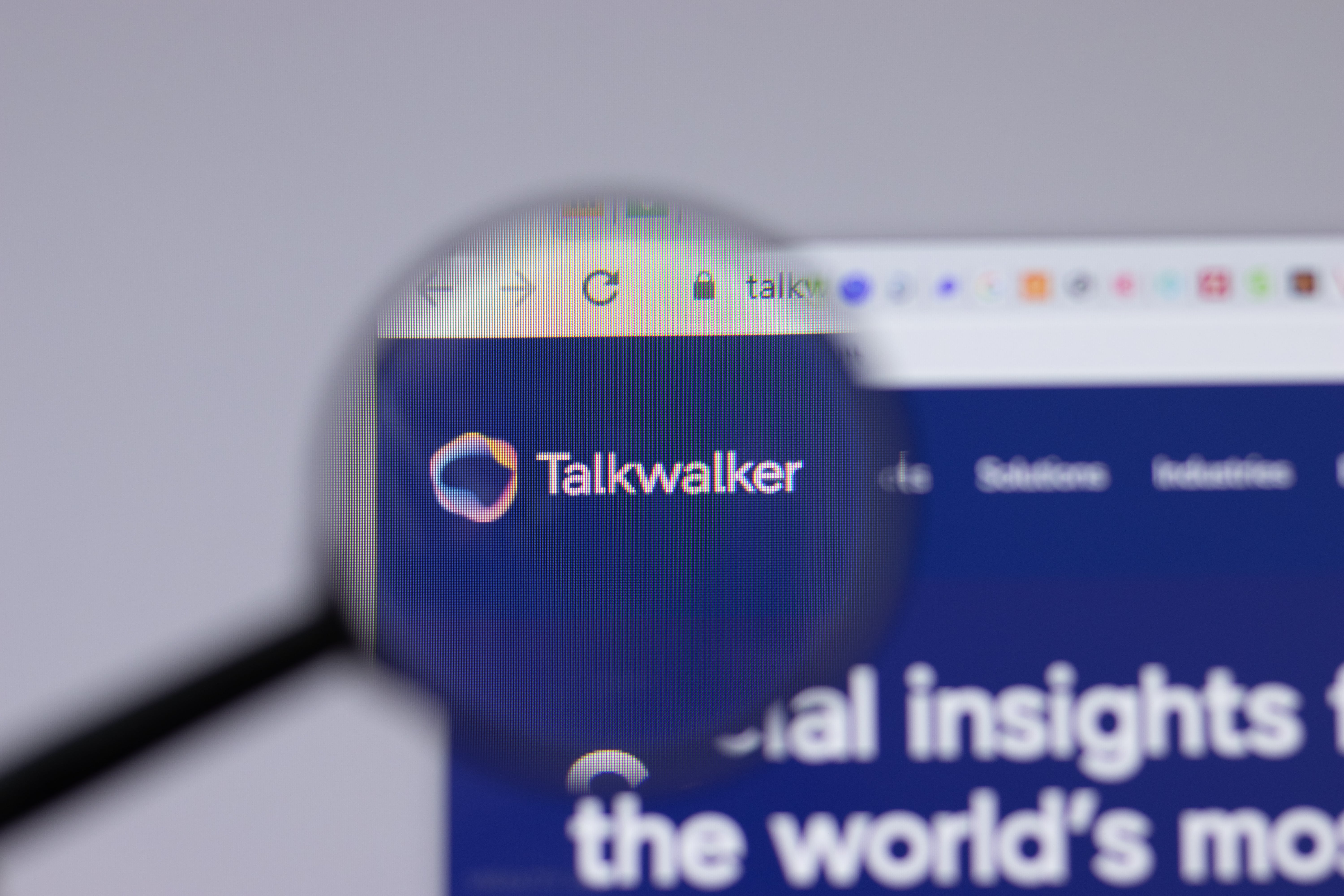 Talkwalker-Website unter der Lupe: Einblick in effektive Social-Media-Analyse für Ihre Marketingstrategie.
